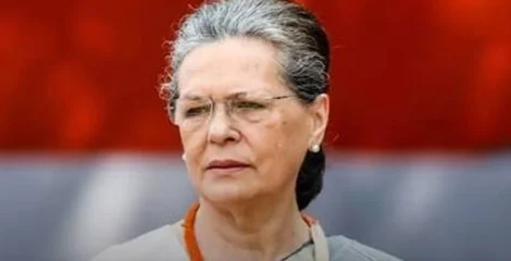 নাগরিকত্বের আগেই ভোটার তালিকায় সোনিয়া গান্ধীর নাম!