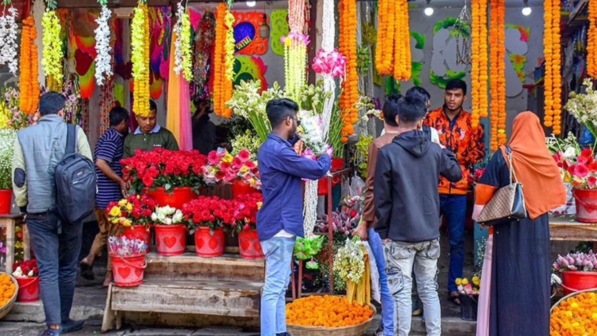 বছরে দেড় হাজার কোটি টাকার ফুলের বাজারেও মধ্যস্বত্বভোগীদের দৌরাত্ম্য