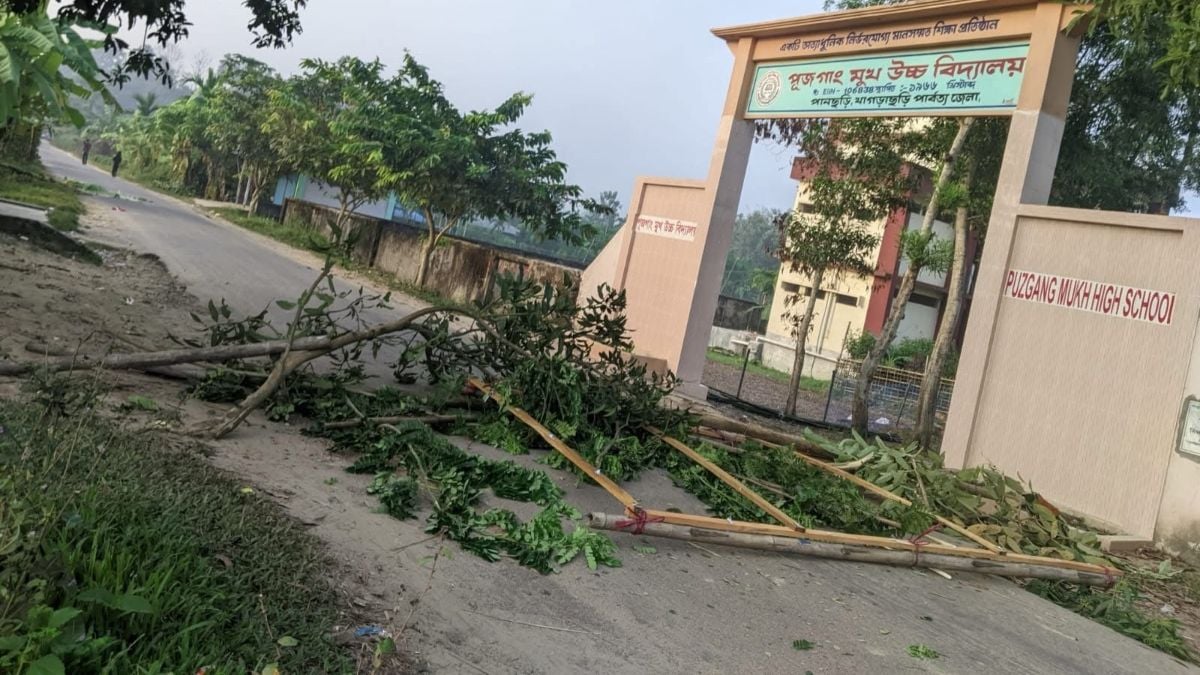 খাগড়াছড়িতে অবরোধ চলছে, বন্ধ দূরপাল্লার যান চলাচল