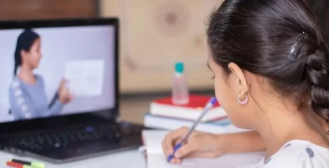 ৪০ হাজার শিক্ষার্থীকে ল্যাপটপ দিচ্ছে সরকার