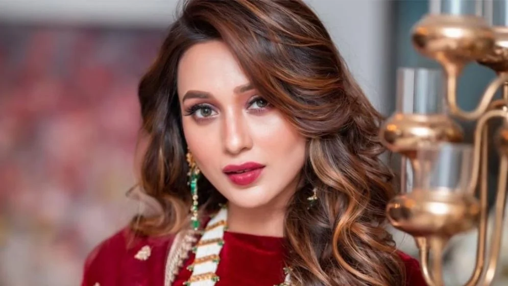 মিমির ‘হবু স্বামী’র আসল পরিচয় জানা গেল