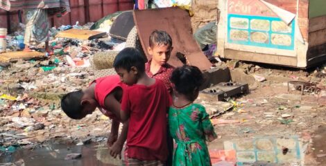 উন্নয়নের আলোয়ও অন্ধকারে শিশুরা, ঢাকার বস্তিতে মৌলিক অধিকার নিয়ে প্রশ্ন