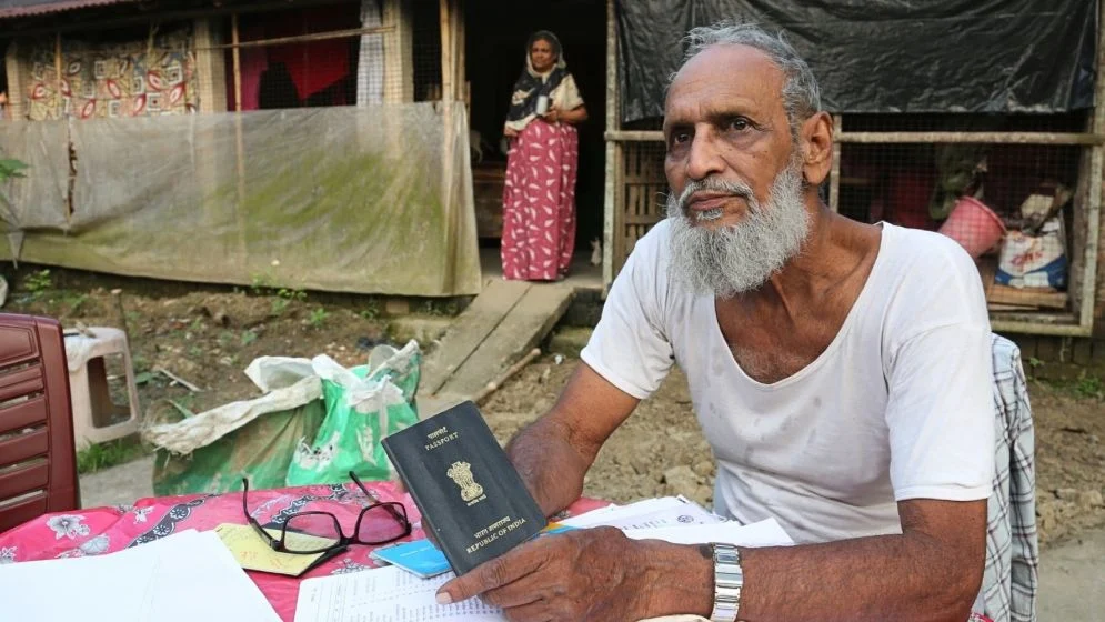 ভোটাধিকার কেড়ে নিয়ে বাংলাদেশে পুশ-ইন শাহিদাদের, ভারতে ভোটার তালিকা থেকে কেন বাদ ১৩ কোটি নাম?